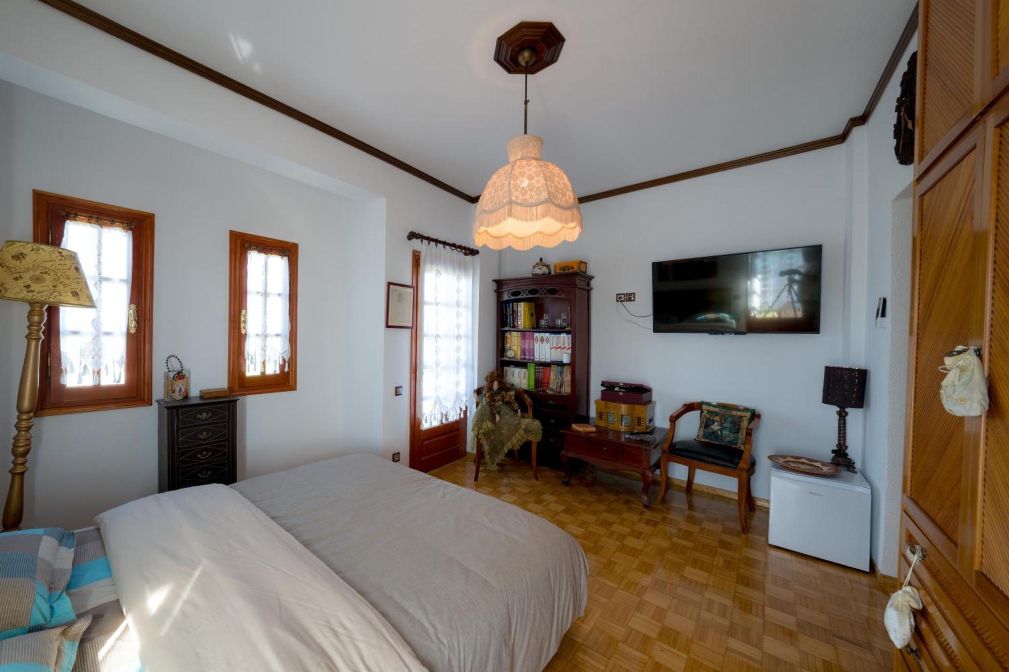 Archontiko Alexandros Luxury Suites Kardiá 外观 照片